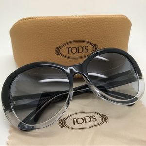 Tod’s Sunglasses TO91 O5B Black and Gray Plastic